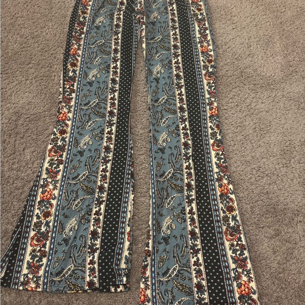 Black and Blue Retro Flared Leggings with Vertical Stripes